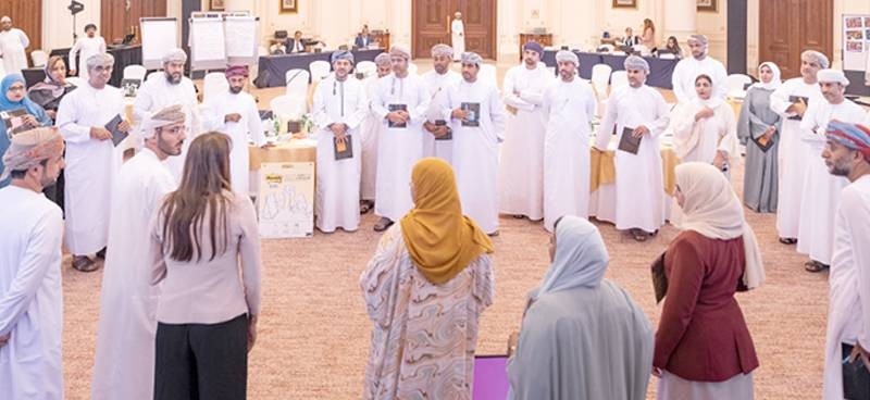 الأكاديمية السلطانية للإدارة تطور المجتمعات القيادية لبناء جهاز إداري مبتكر وصانع للمستقبل