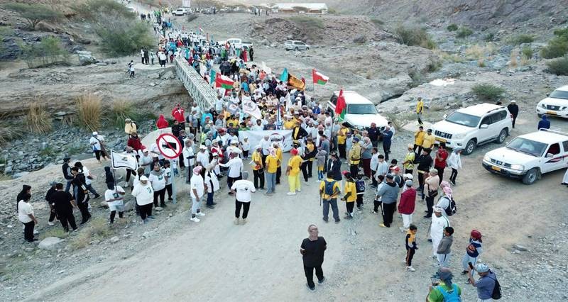 اكتشف جمال الطبيعة .. مسير سياحي فـي شناص