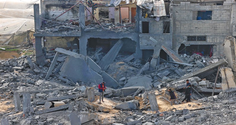 مئات الشهداء والمصابين فـي قصف مكثف وأحزمة نارية على رفح