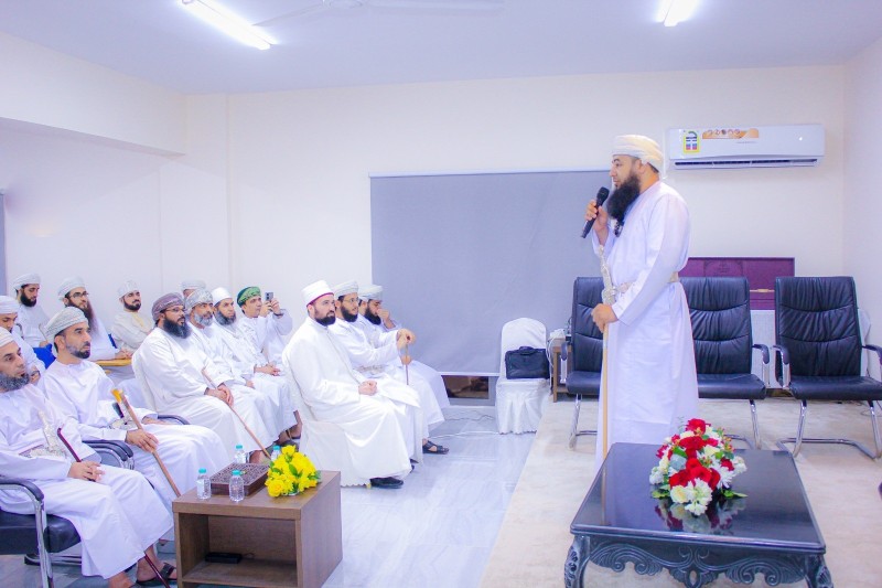 الاحتفال بمجلس الختم في المدرسة القرآنية الوقفية بالعامرات