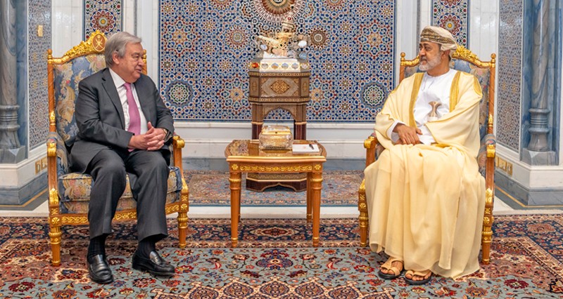 جلالة السلطان يستعرض مع جوتيريش جهود وقف الحرب على غزة