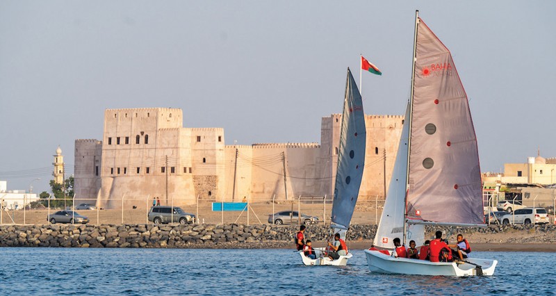 'عُمان للإبحار' تختتم مشاركتها في النسخة الأولى من مهرجان ليالي حصن بركاء