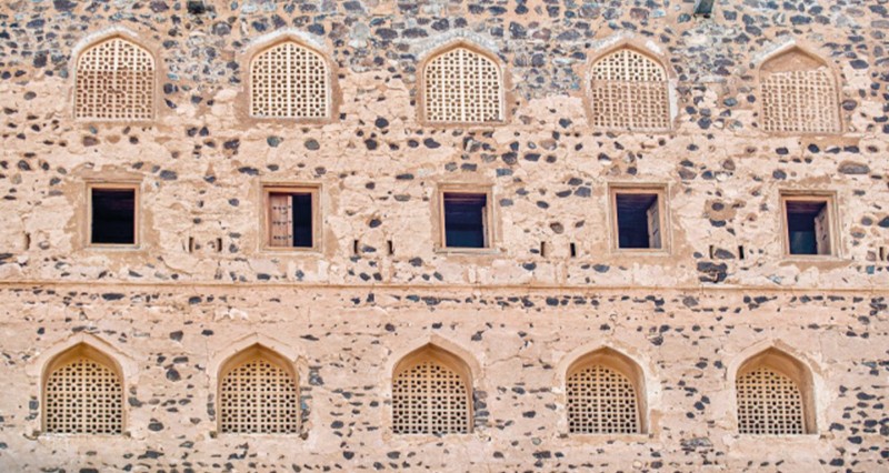 حصن جبرين  .. يبرز جمال الهندسة المعمارية العمانية