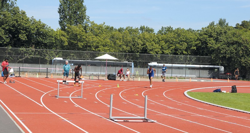 عيسى العدوي يطمح فـي ظهور أولمبي إيجابي بسباق 100 متر سباحة حرة .. اليوم