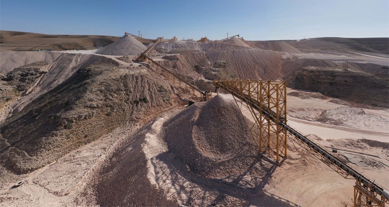 ملياران و989 مليون ريال عماني فائضا بالميزان التجاري بنهاية مايو الماضي