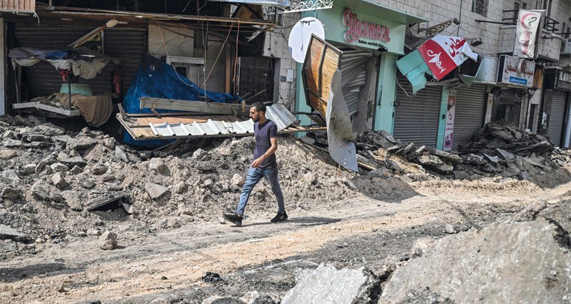 67 شهيدا فـي قصف على مناطق متفرقة بغزة .. والاحتلال يدمر البنية الأساسية بالضفة