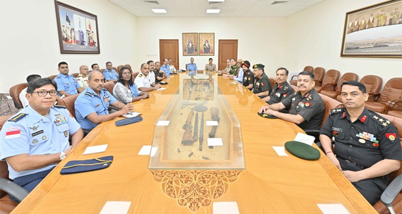 سلطنة عمان والهند تناقشان الموضوعات العسكرية والتدريبية