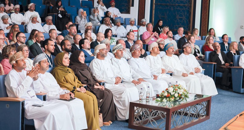 تسليط الضوء على أبرز مستجدات القطاع السياحي المحلي والعالمي ومقومات الجذب السياحي بسلطنة عمان