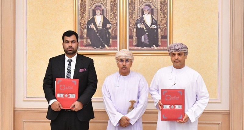 توقيع اتفاقية لإنشاء مجمع صناعي دوائي بـ &laquo;خزائن&raquo; بقيمة 20 مليون ريال عُماني