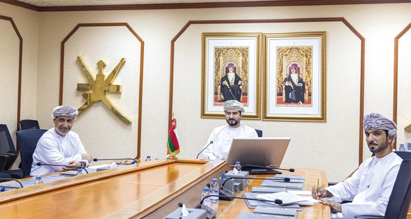 سلطنة عمان والمملكة المتحدة تستعرضان التبادل التجاري والاستثماري