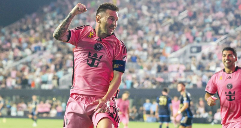 ميسي يكلل عودته من الإصابة بثنائية وتمريرة حاسمة