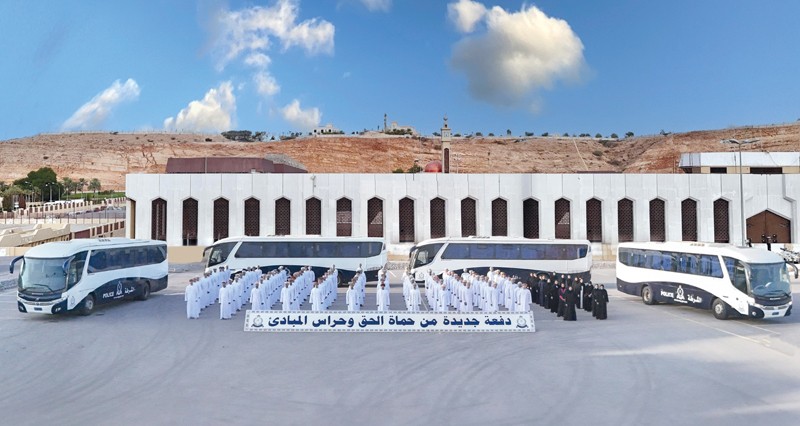 شرطة عمان السلطانية توظف دفعة جديدة من المواطنين