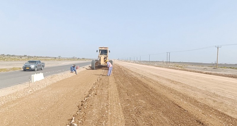 39% نسبة الإنجاز بـ&laquo;طريق الأفلاج&raquo; بالمضيبي