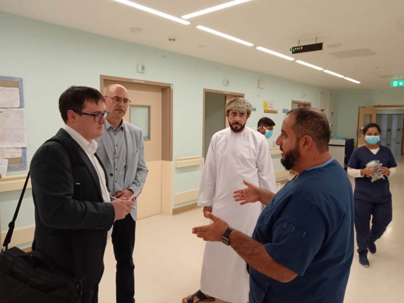 وفد إسباني يطلع على برامج زراعة الأعضاء في سلطنة عمان