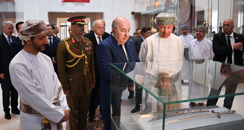 الرئيس الجزائري يزور المتحف الوطني