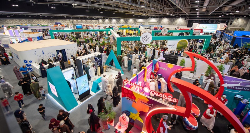مهرجان عمان للعلوم يشهد حضورا لافتا من الزوار من مختلف الفئات العمرية