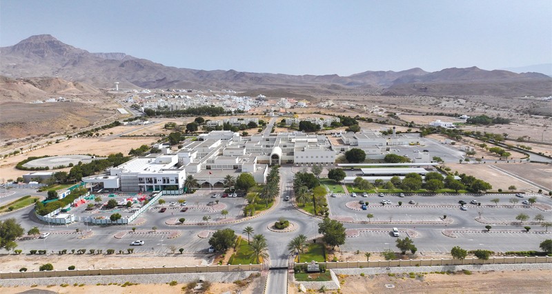 تنفيذ حزمة من المشروعات الطموحة وفق استراتيجية تنموية مستدامة بمحافظة جنوب الشرقية