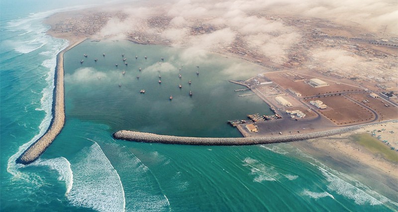 تنفيذ حزمة من المشروعات الطموحة وفق استراتيجية تنموية مستدامة بمحافظة جنوب الشرقية