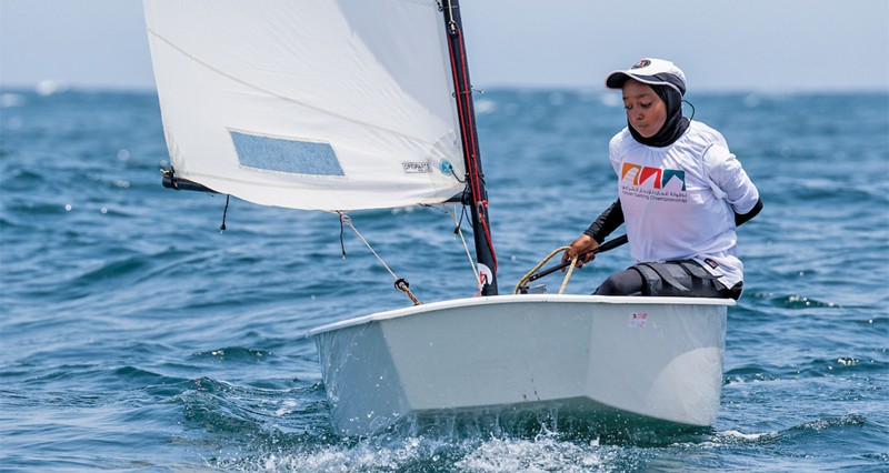 بحارات عمان للإبحار يشاركن فـي النسخة الأولى للبطولة العربية للشراع بالبحرين