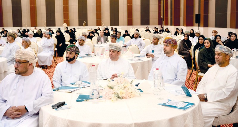 مناقشة الفرص المتاحة للاستثمار فـي المدارس الخاصة بشمال الباطنة