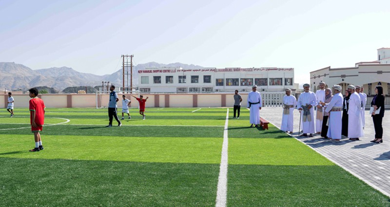 زيارة جلالة السلطان لمدرسة السلطان فيصل بن تركي رسالة عميقة الأثر للهيئات التعليمية والطلبة