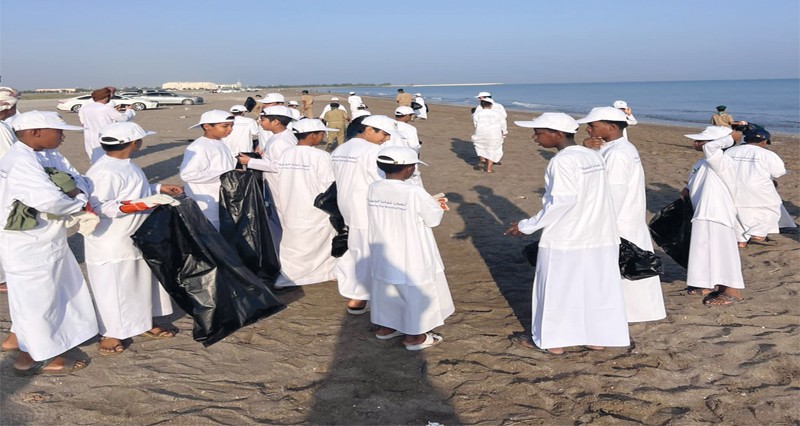 حملة موسعة لتنظيف شاطئ المصنعة