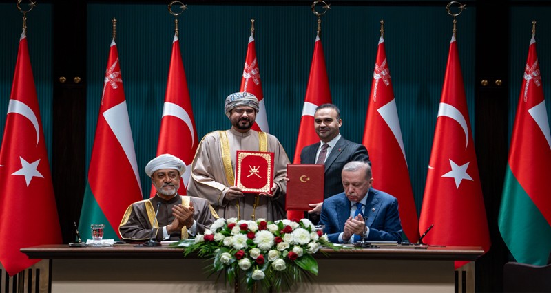 جلالةُ السُّلطان والرئيسُ التركي يشهدان التوقيع على 10 اتفاقيّات ومذكّرات تفاهم