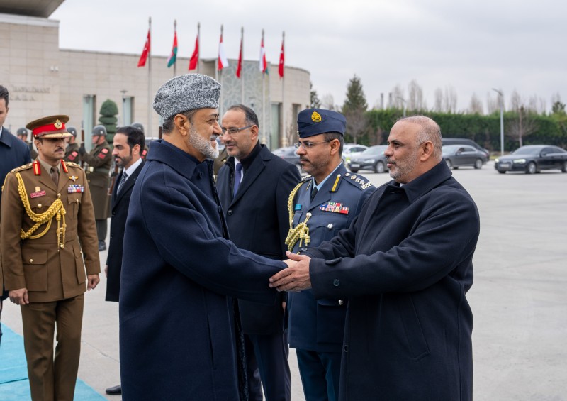 جلالة السلطان يغادر تركيا