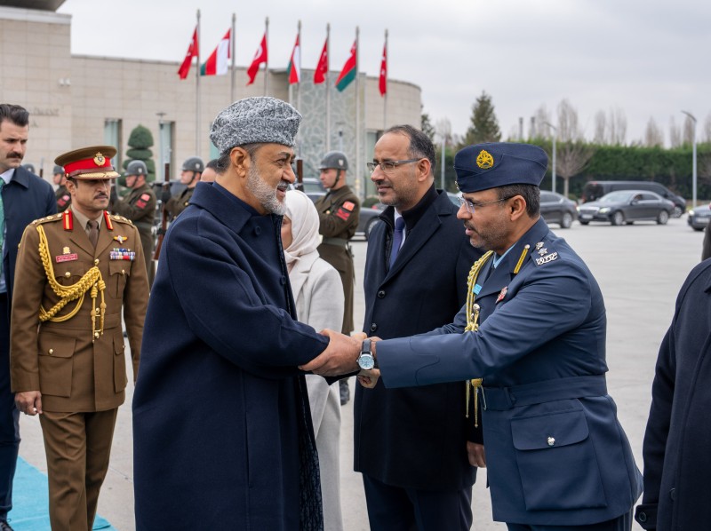 جلالة السلطان يغادر تركيا