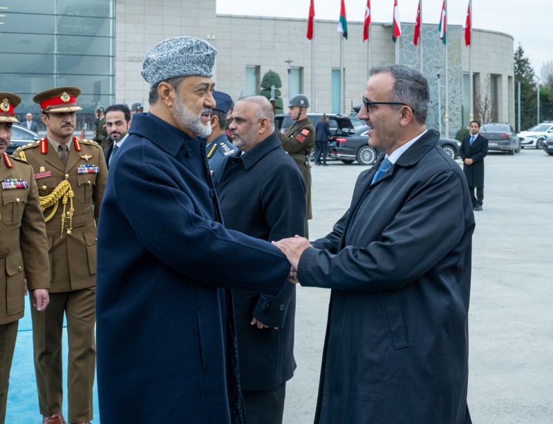 جلالة السلطان يغادر تركيا