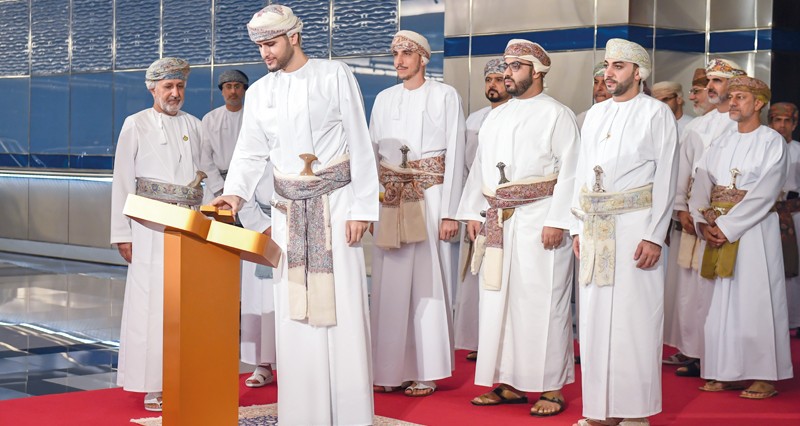 بتكليف سام.. بلعرب بن هيثم يفتتح متحف السيارات السلطانية