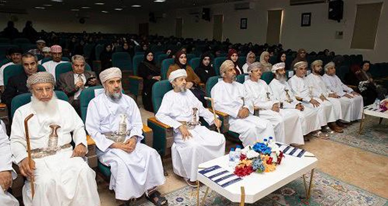 جامعة نزوى تحتفل باليوم العالمي للغة العربية