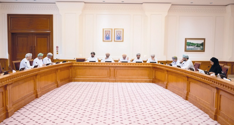 &laquo;خدمات الشورى&raquo; تناقش &laquo;الإسكان والتخطيط العمراني&raquo; حول مشروع قانون التنظيم العقاري