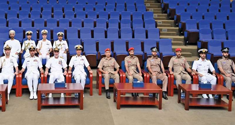 سلطنة عمان وإيطاليا تبحثان الموضوعات العسكرية المشتركة