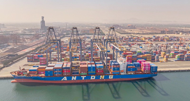 الاقتصاد العماني يحقق نموا إيجابيا بفضل جهود التنويع الاقتصادي وتعزيز الإيرادات غير النفطية