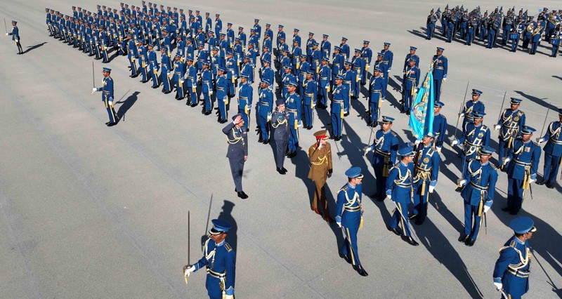 ذي يزن بن هيثم يرعى احتفال سلاح الجو السلطاني العماني بيومه السنوي
