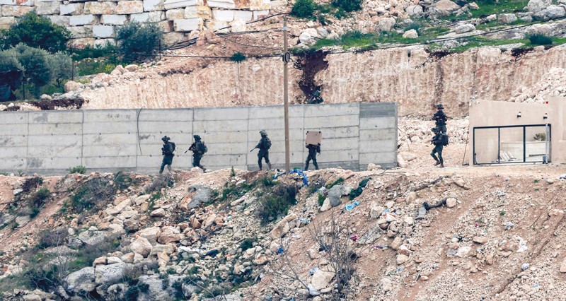 الاحتلال يراوغ فـي تنفيذ المسار الإنساني بغزة .. ويستنسخ العدوان بالضفة