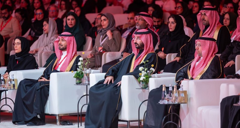 القمة العالمية لإطالة العمر الصحي تستعرض الاستثمارات الاستراتيجية والأبحاث العالمية ودور الذكاء الاصطناعي والعلوم والتقنيات الحديثة