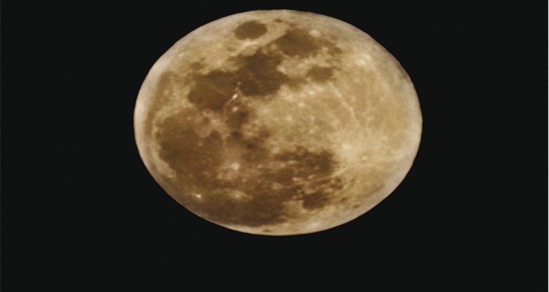 قمر شعبان يكتمل بدرا