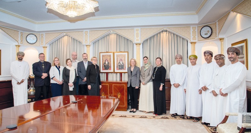 وفد جامعي أستوني يزور جامعة السلطان قابوس