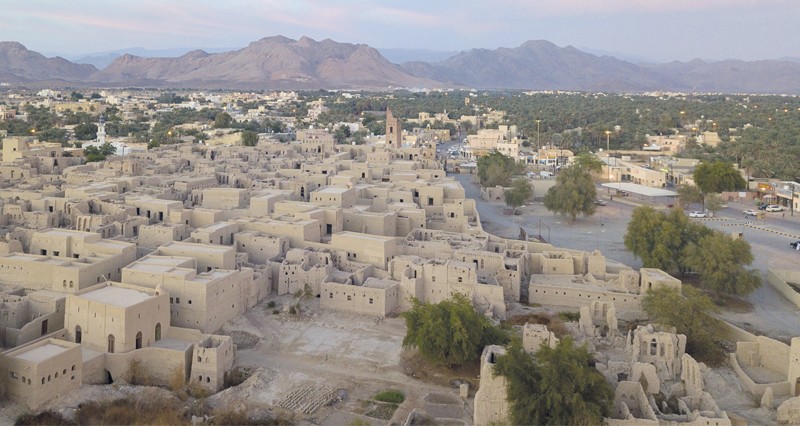التنوع السياحي والتراثي بمحافظة الداخلية ..وجهة مثالية للزوار خلال إجازة عيد الفطر