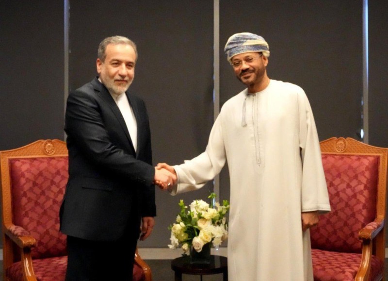 ترحيب عربي ودولي باستضافة سلطنة عمان للمحادثات بين إيران والولايات المتحدة