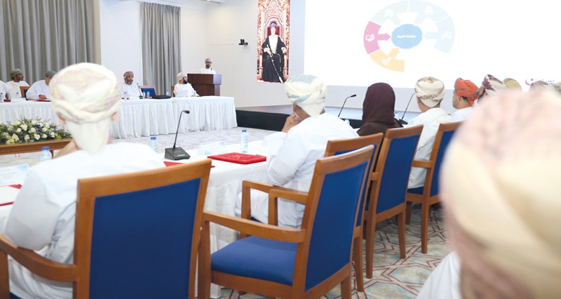 الارتقاء بخدمات قطاعي المياه والكهرباء بمحافظة مسقط