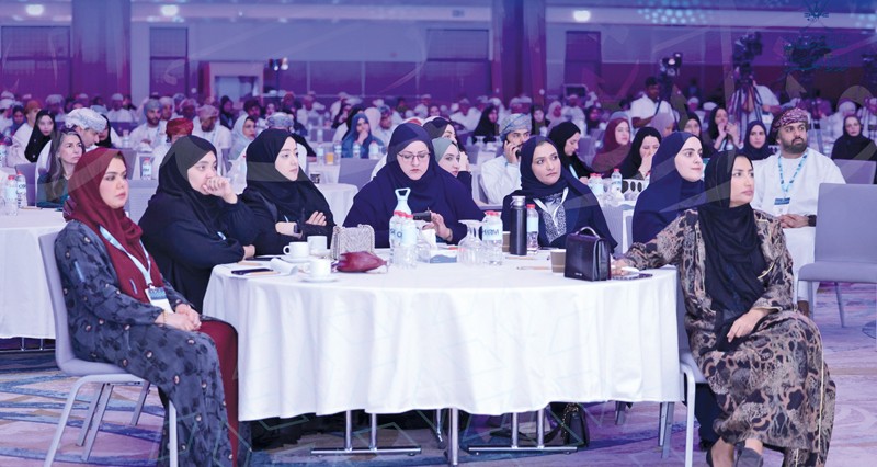 جلسات حوارية فـي اليوم الثاني لـ &laquo;أوشرم&raquo; حول أثر الذكاء الاصطناعي فـي إعادة تشكيل العمل وأسرار التوطين الناجح