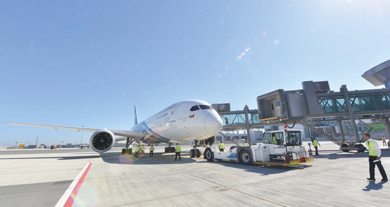 أكثر من 2.5 مليون مسافر عبر مطارات سلطنة عمان بنهاية فبراير الماضي