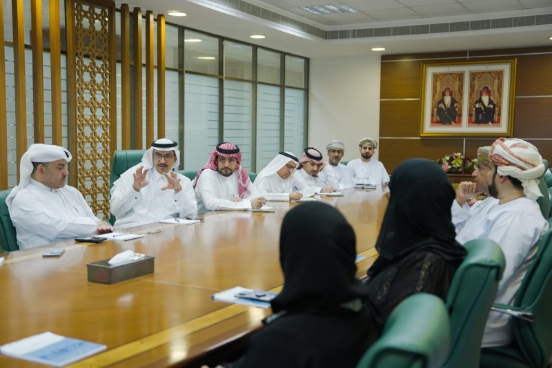 وفد من اللجنة الوطنية للجان العمالية بالسعودية يطلع على تجربة العمل النقابي في سلطنة عمان