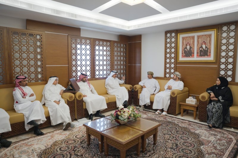 وفد من اللجنة الوطنية للجان العمالية بالسعودية يطلع على تجربة العمل النقابي في سلطنة عمان