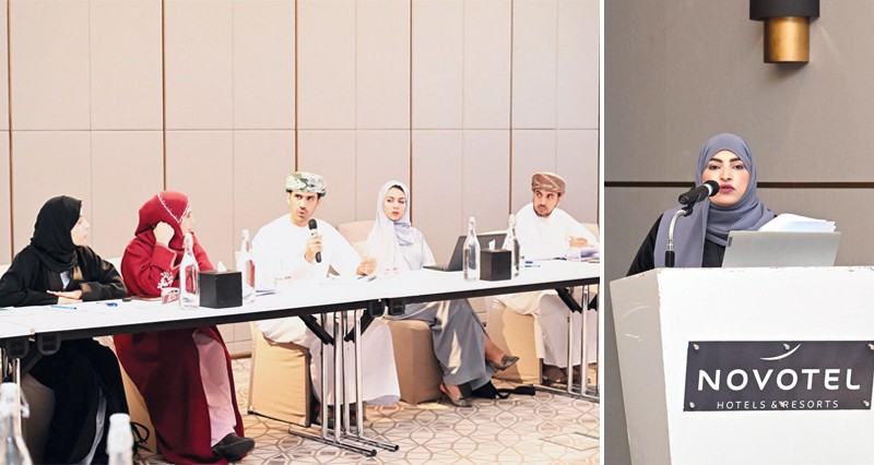 استعراض إجراءات إصدار كتاب المرأة العمانية مسيرة 100 عام