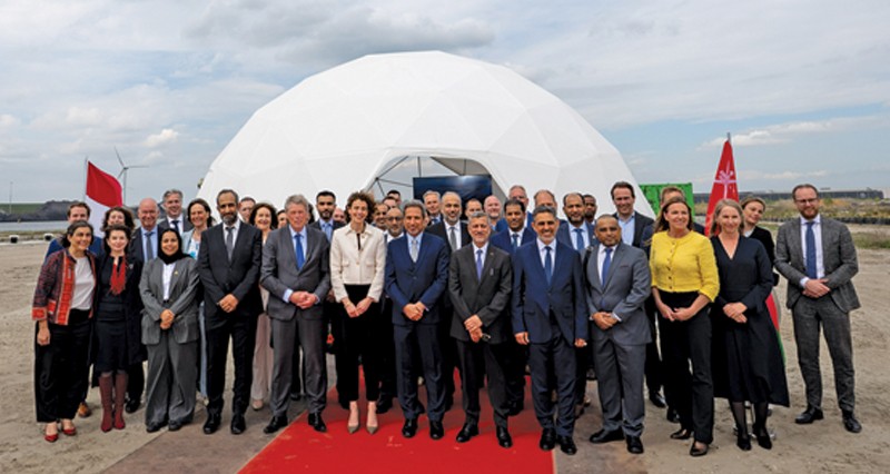 مسؤولون يزورون ميناء أمستردام