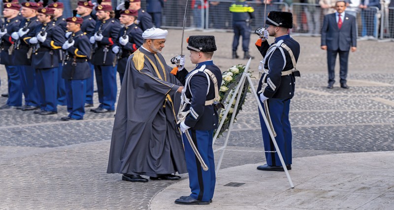 جلالة السلطان يزور النصب التذكاري الوطني بهولندا